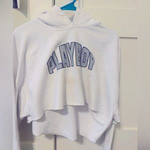 White and black cropped hoodie.🤍